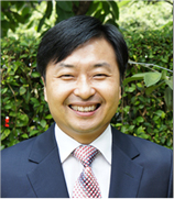 신정일 담임목사